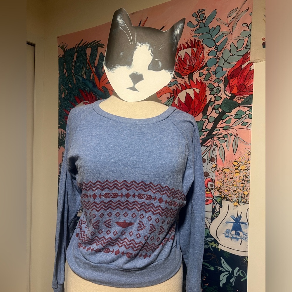 Light blue lightweight sweatshirt – Size Medium